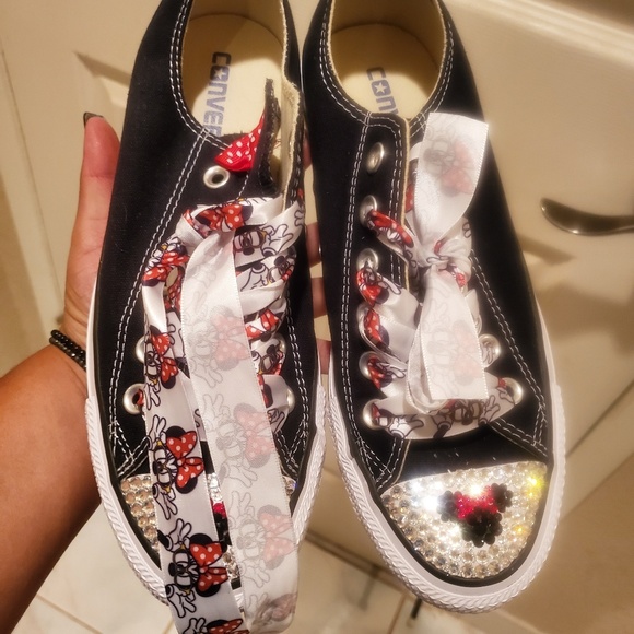 Converse - Picture 2 of 2